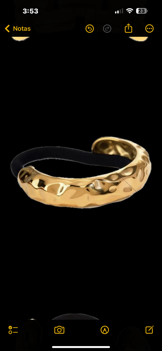 MOÑO DE CABELLO CON TEXTURA