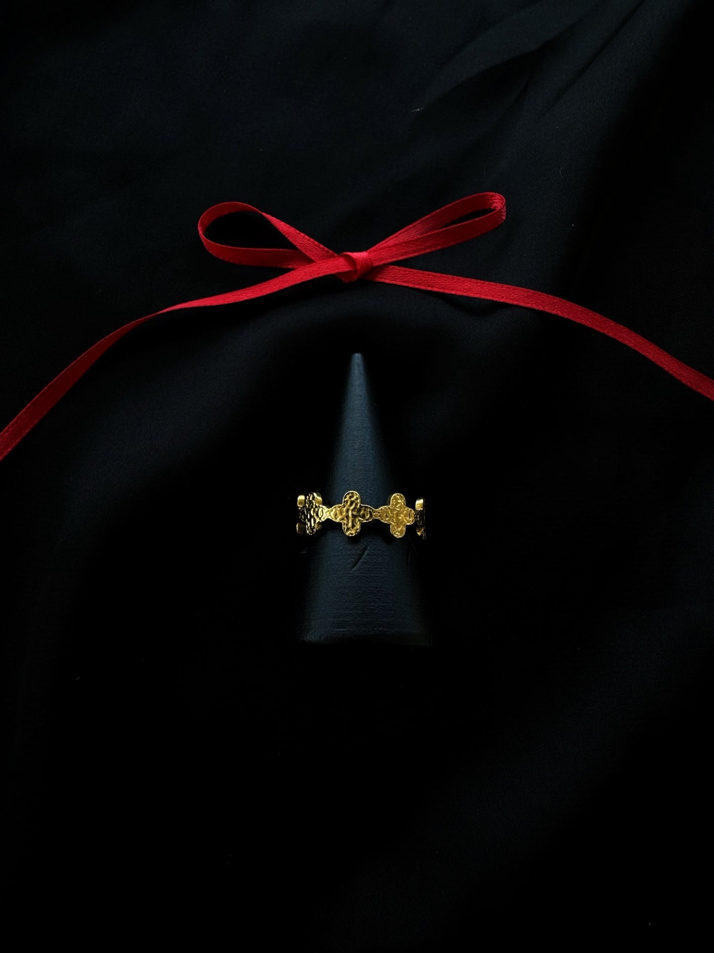 CLOVER RING