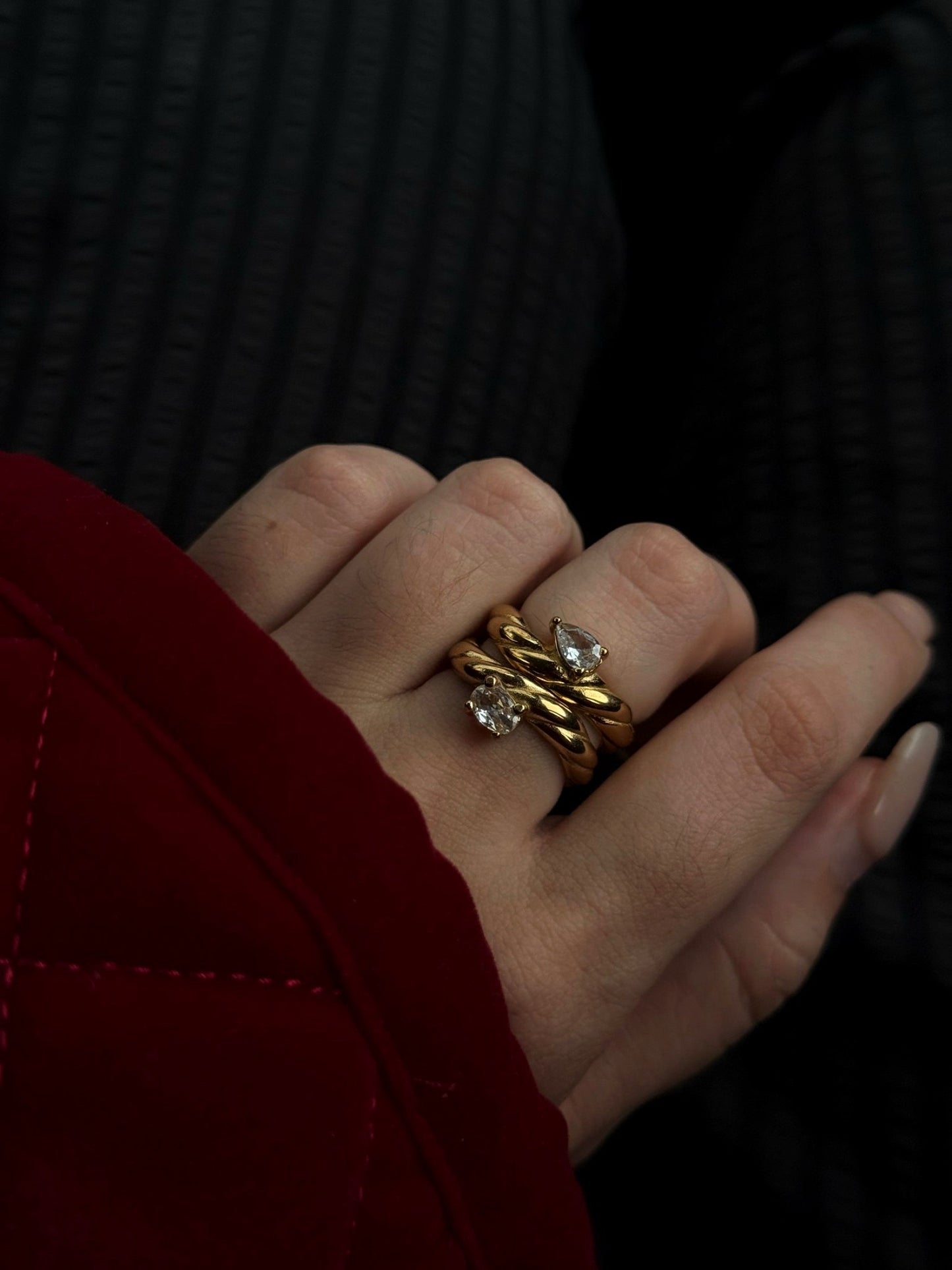 LINELLE DROP RING