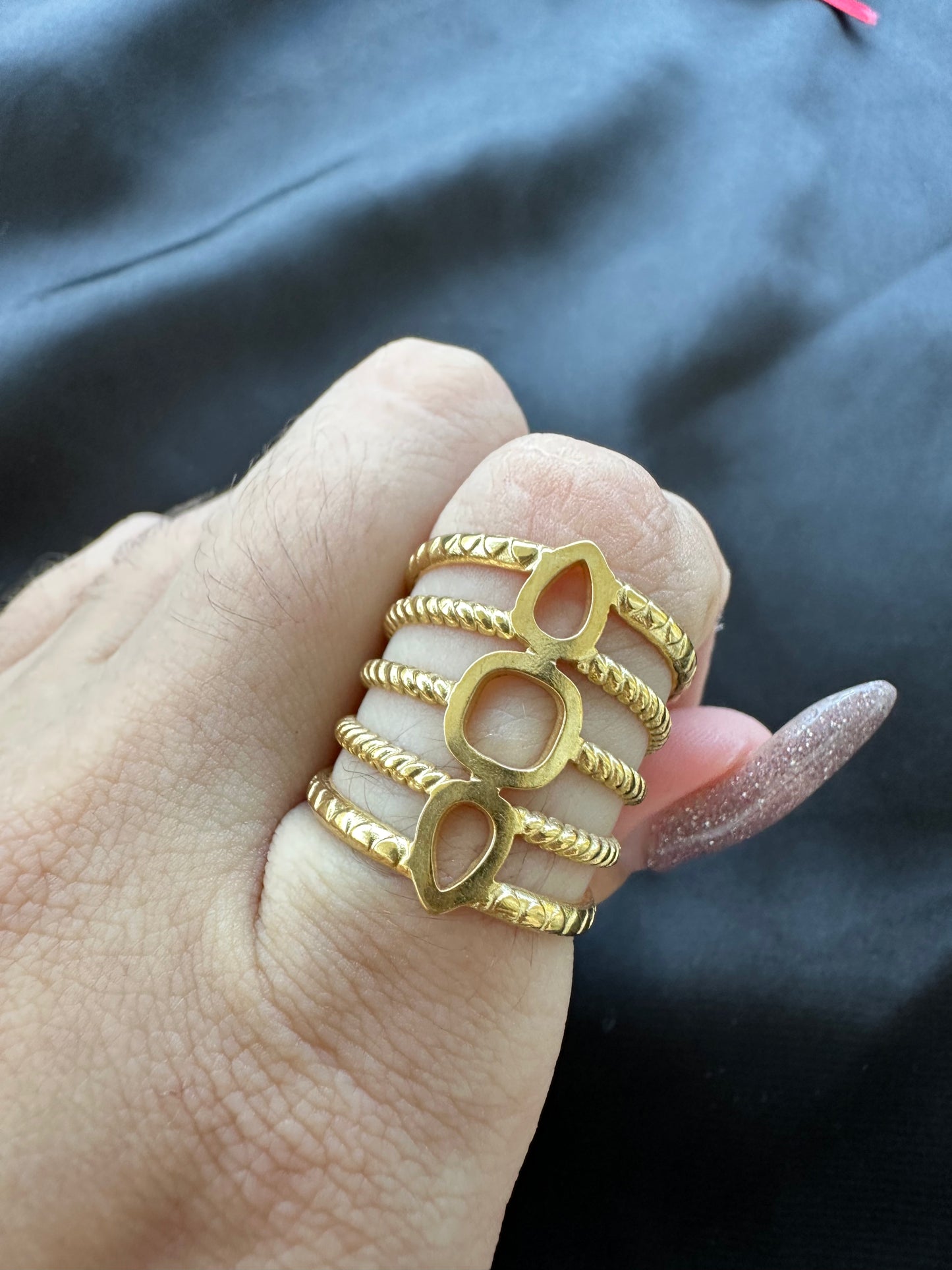 CLAUDIA RING