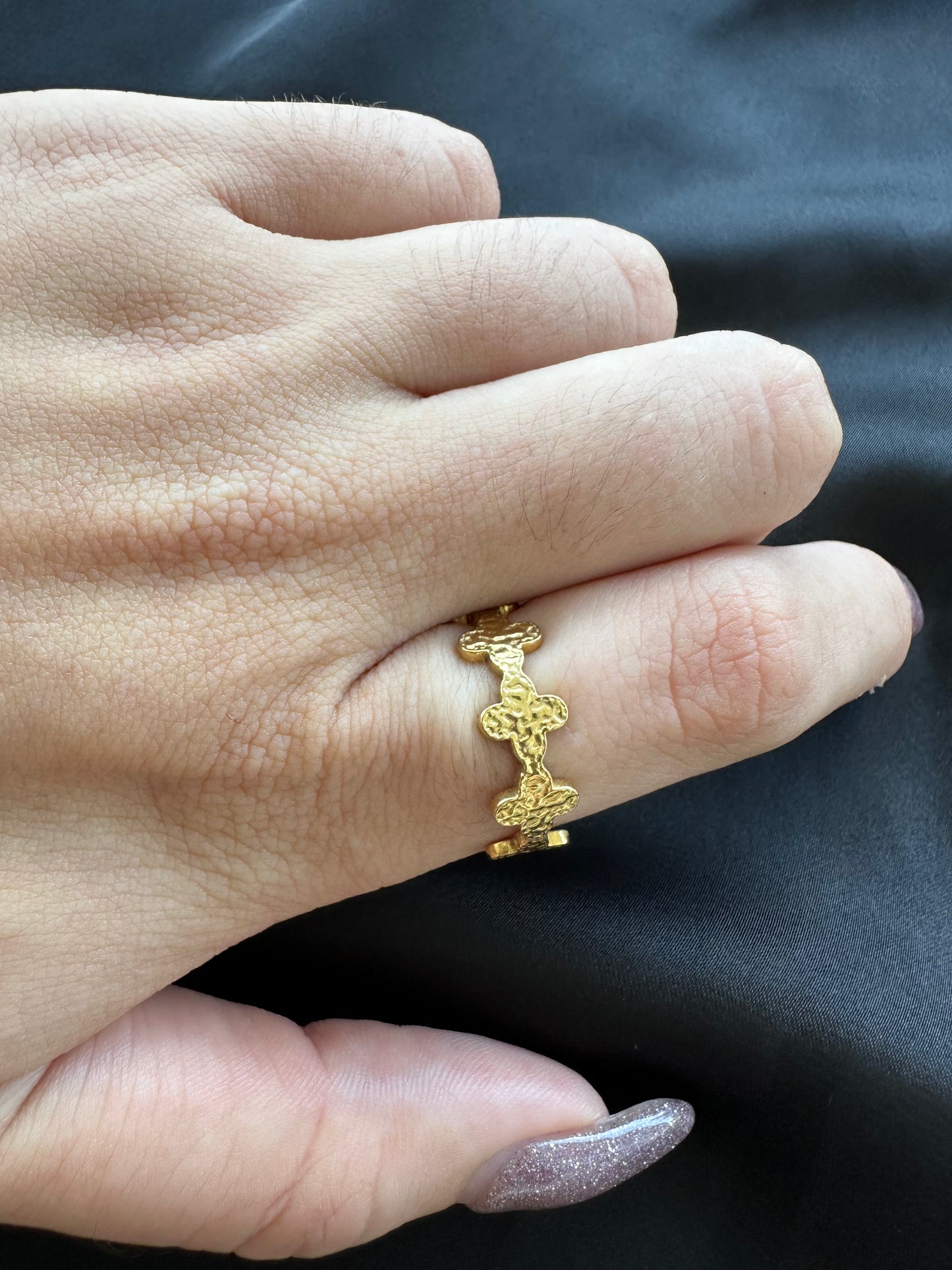 CLOVER RING