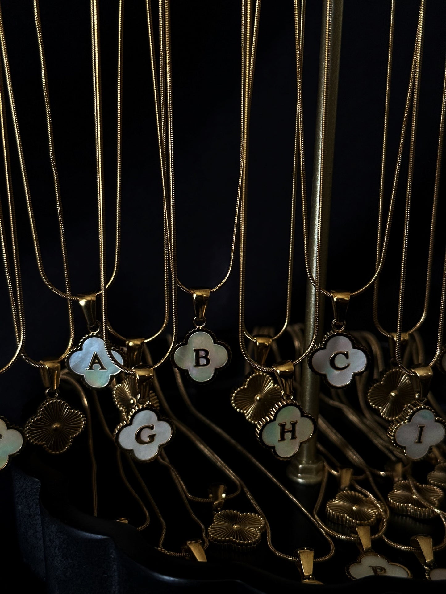 INITIAL NECKLACE