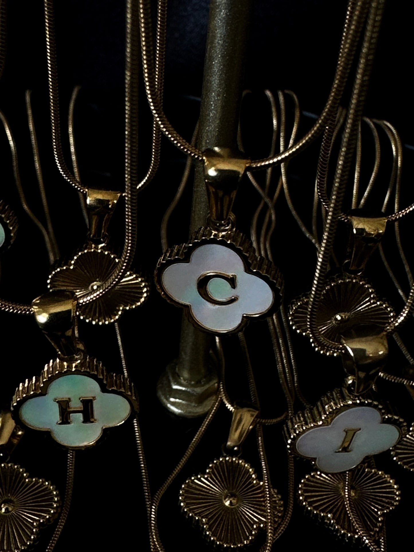 INITIAL NECKLACE