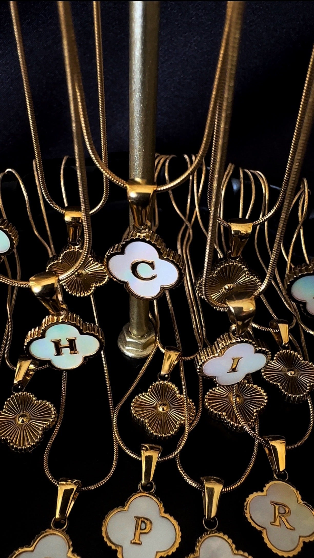 INITIAL NECKLACE
