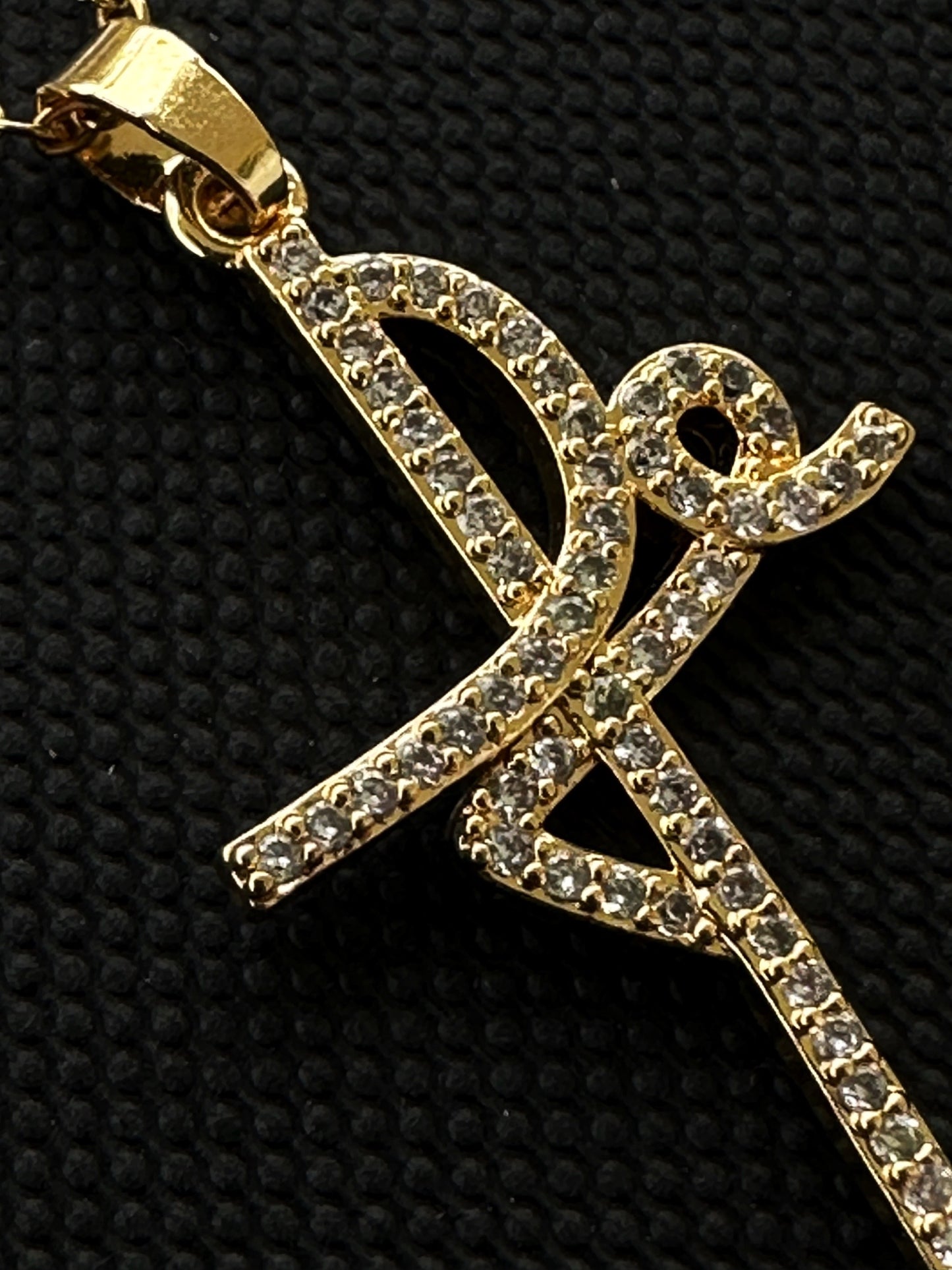 FE NECKLACE