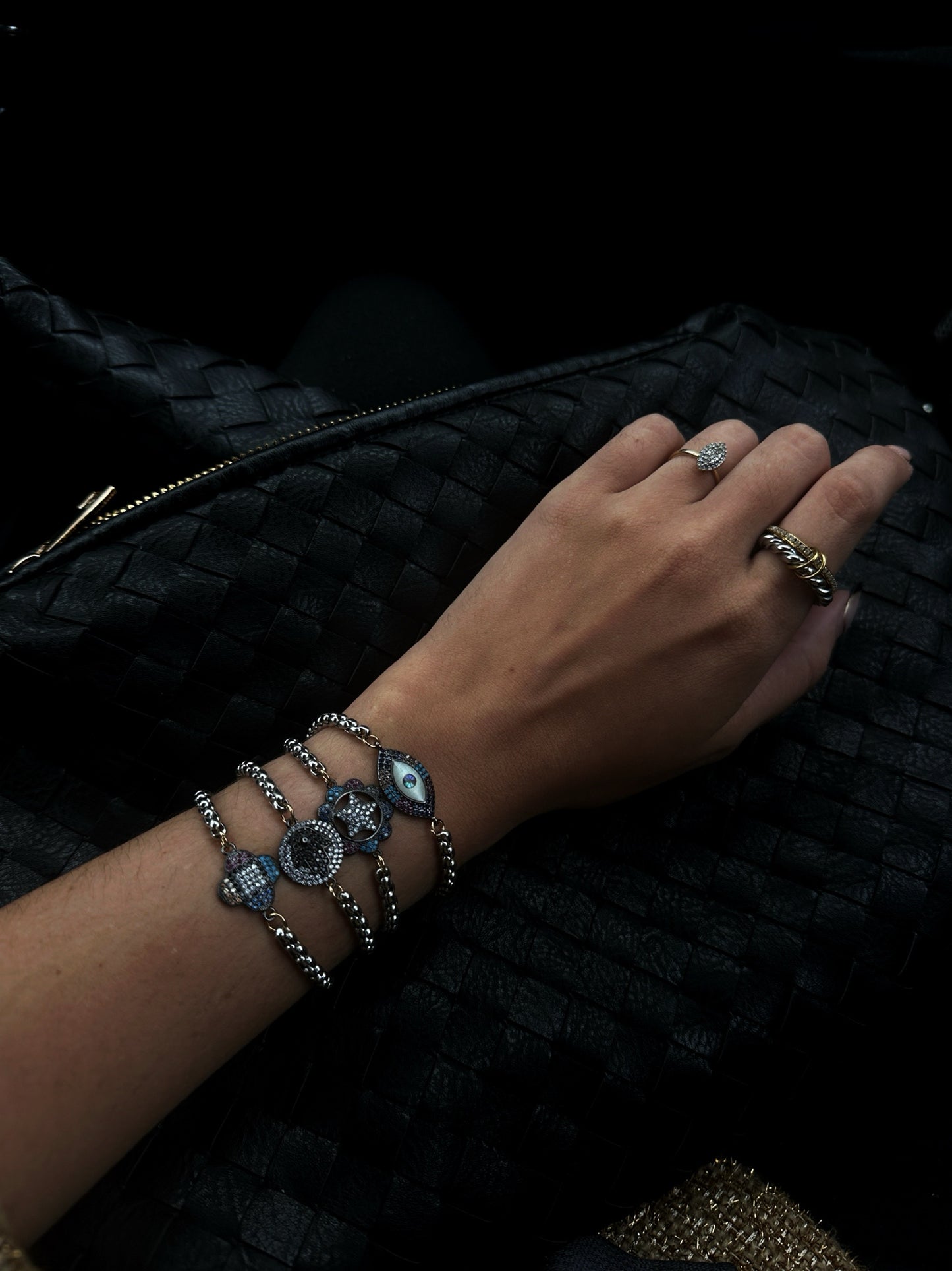 BLACK STAR BRACELET