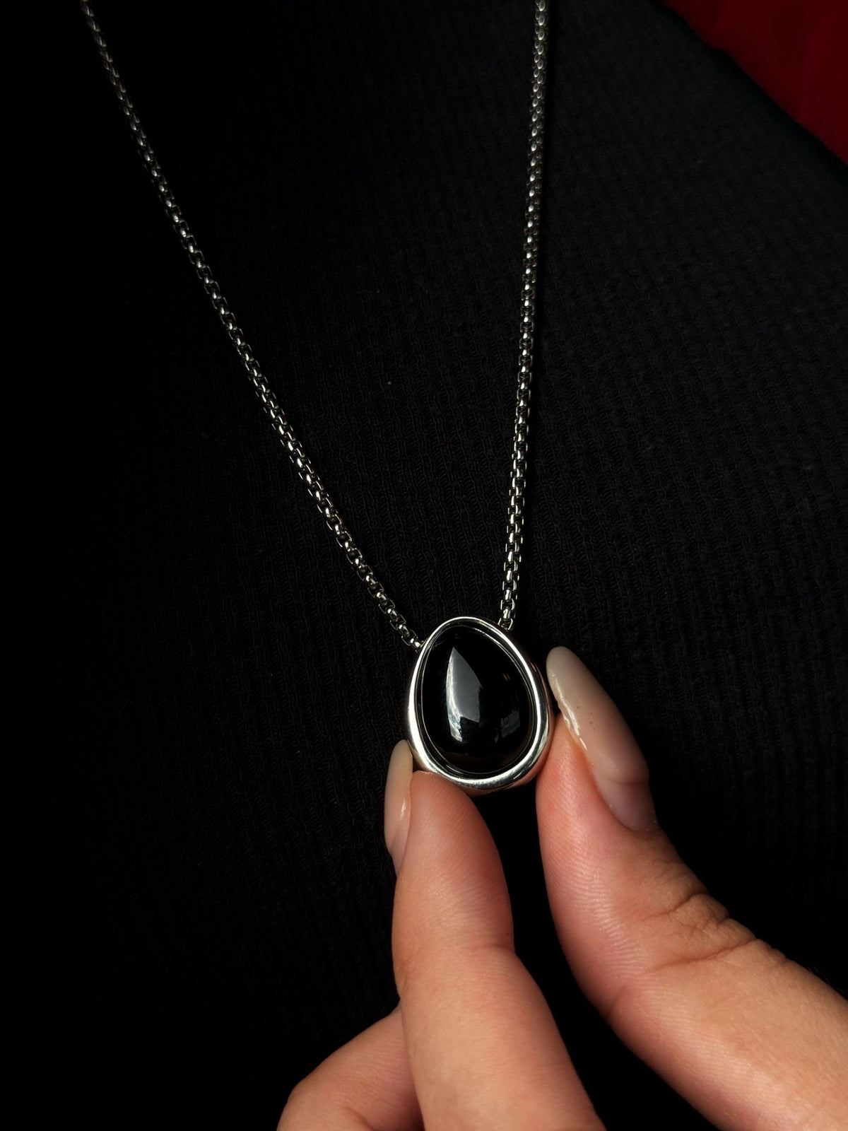 EMILIA NECKLACE