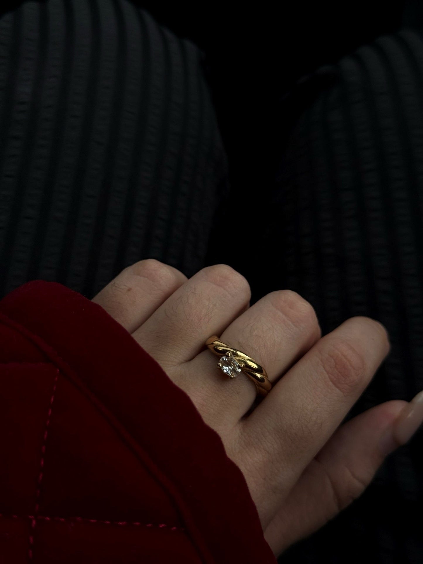 LINELLE OVAL RING